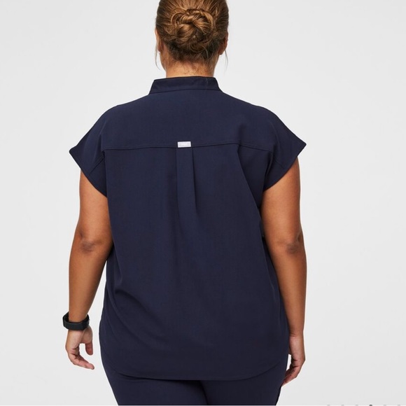 FIGS: Rafaela Oversized Scrub Top - Picture 4 of 5